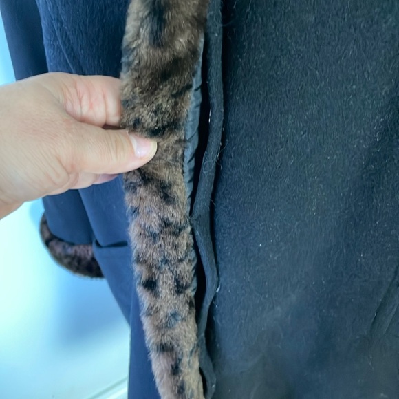 Vintage Lindor Petite Black Wool Coat With Faux Leopard Fur Trim, Size 16 - Picture 7 of 16